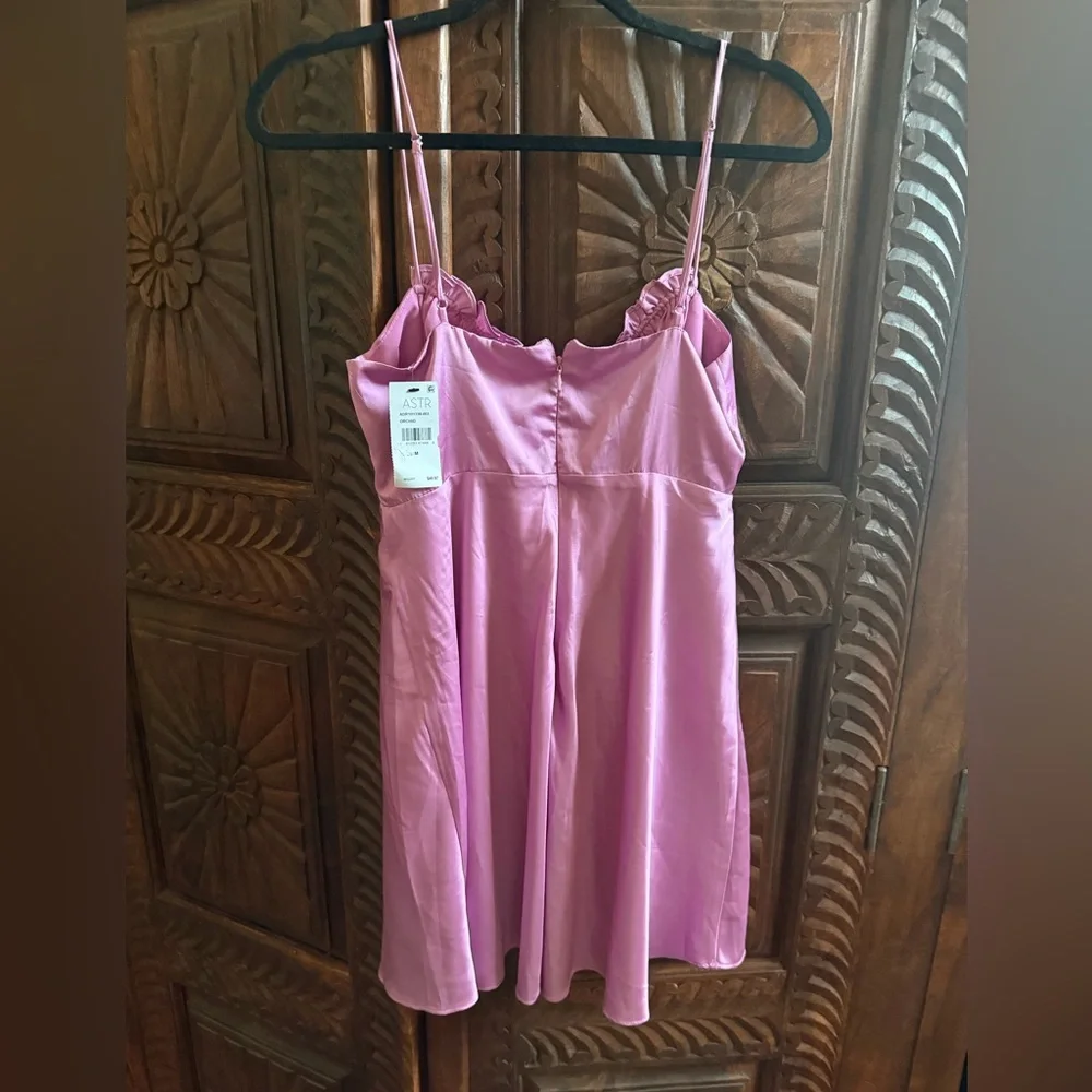 NWT ASTR ELLISON SATIN SWEETHEART MINI DRESS, ORCHID, MEDIUM - Picture 10 of 16